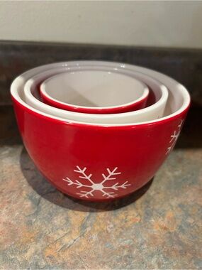 Red Snowflake Nesting Mixing Bowls - Set of 3